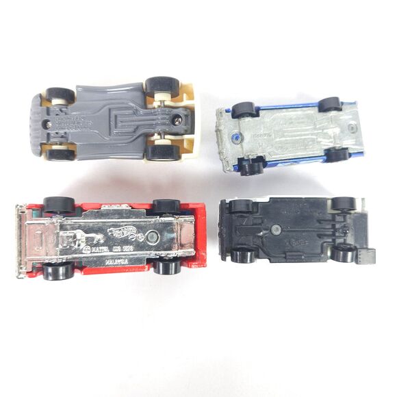 VTG Hot Wheels Lot - 1975 Sheriff 701 - 1976 Firetruck - 1988 & 1994 Ambulance - Picture 10 of 10